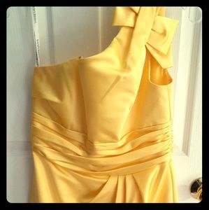 *Make an offer!* Size 6 Yellow One Shoulder Dress